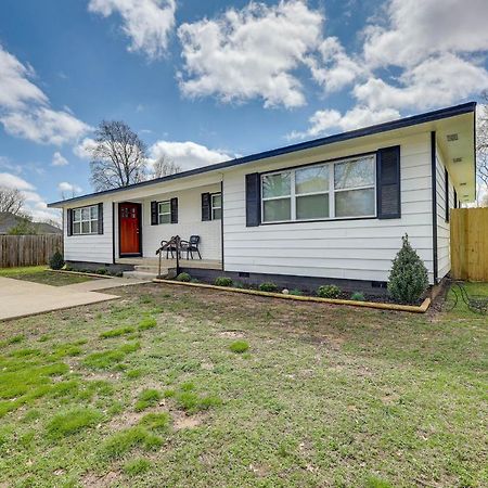 Home Grassy Yard, Walk To Bentonville Square エクステリア 写真