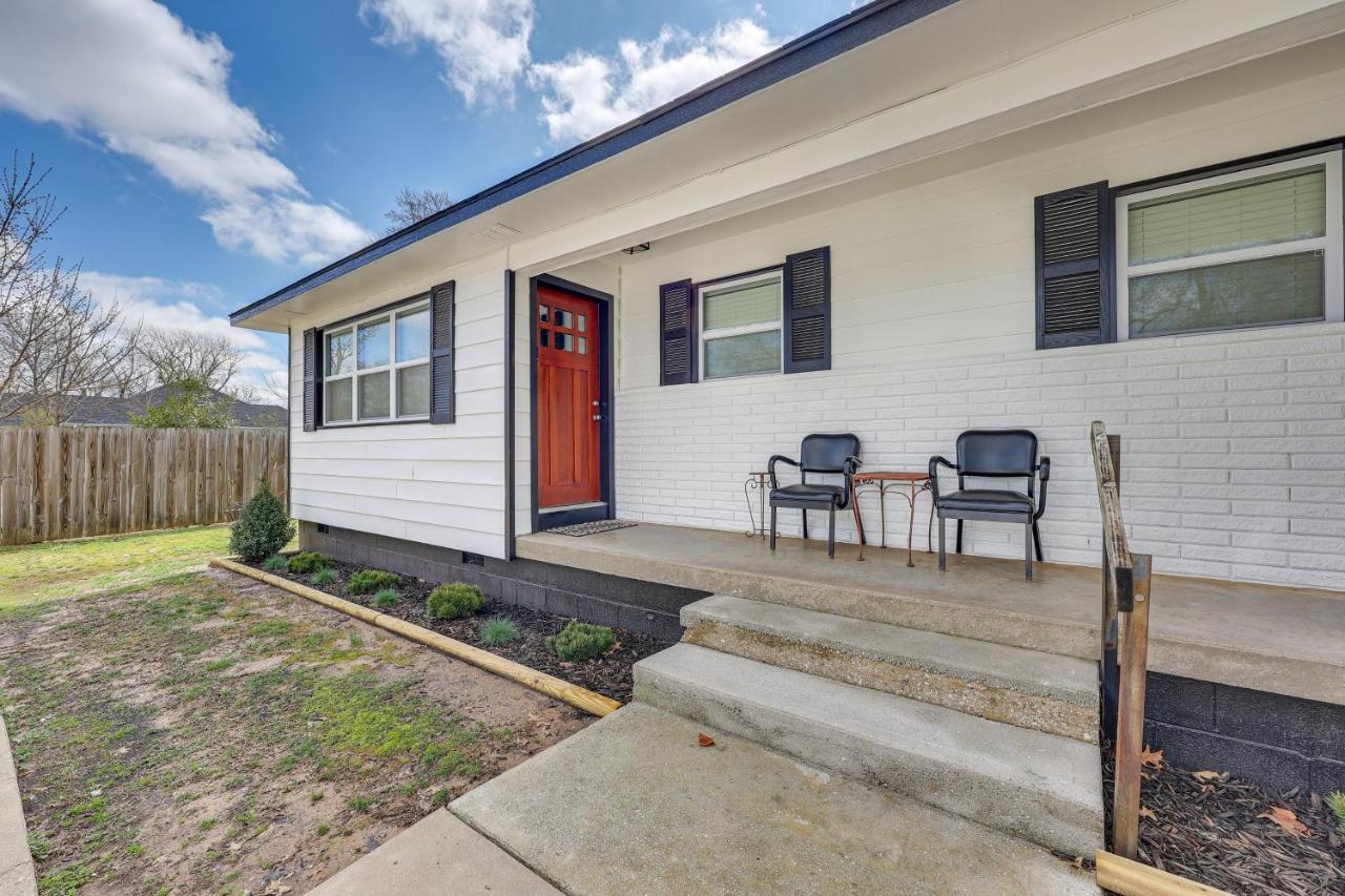 Home Grassy Yard, Walk To Bentonville Square エクステリア 写真